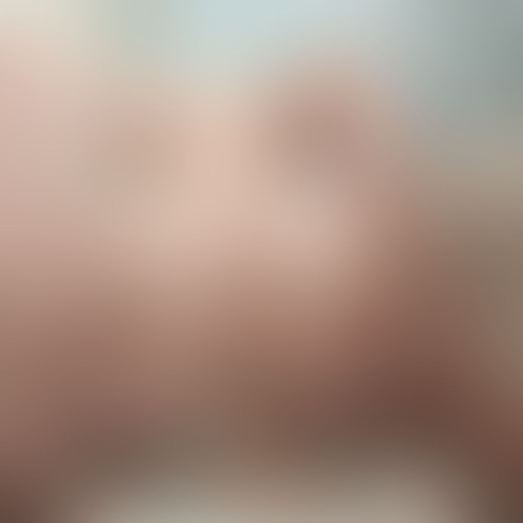 Spread those cheeks so I can see the dick go in nice and slow...😜🤪😝