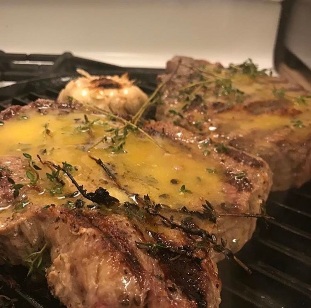 Butter rosemary pork chops 