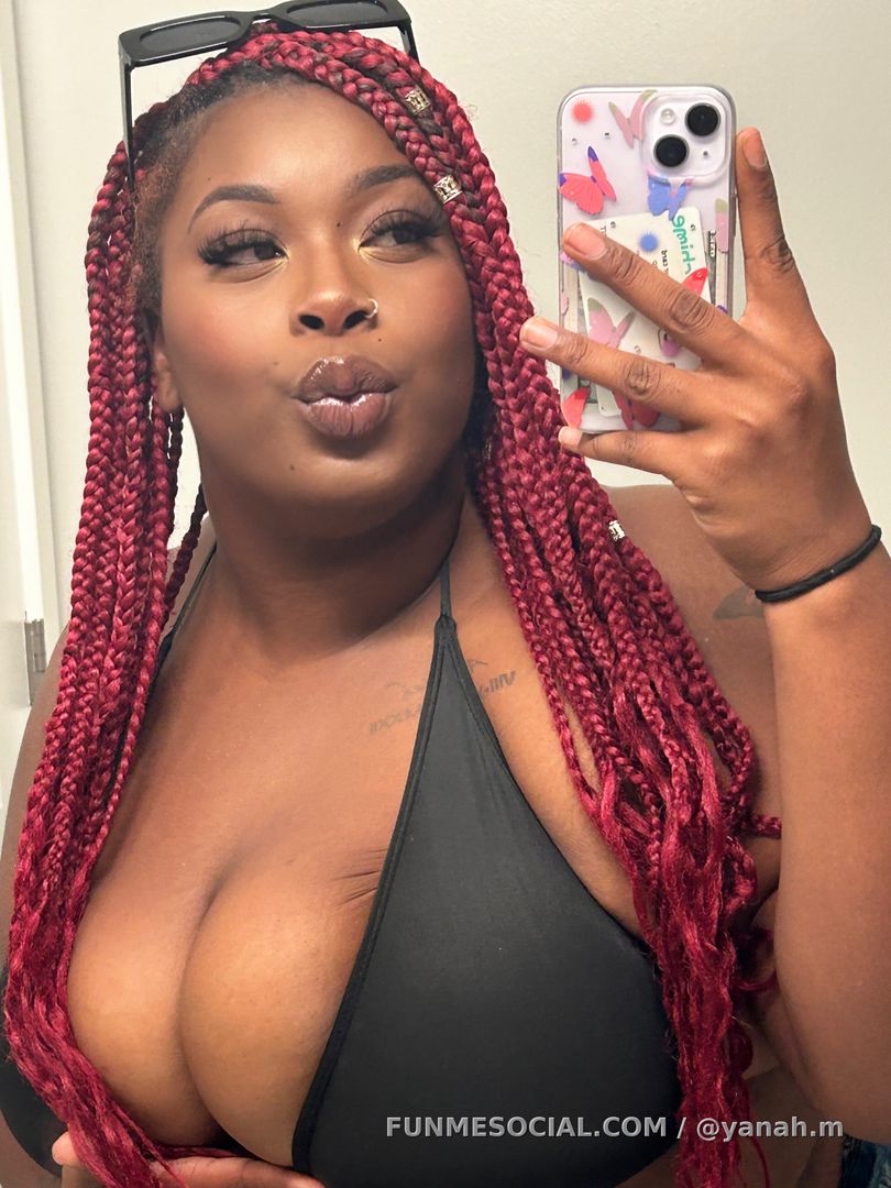 Pretty titties 😋 pretty face 😍